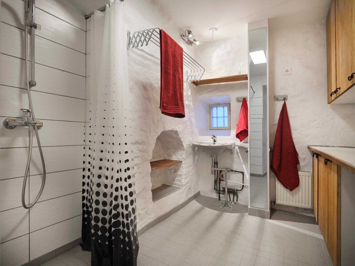 Historic Apartment With Private Garden In Old Town Tallinn Bagian luar foto