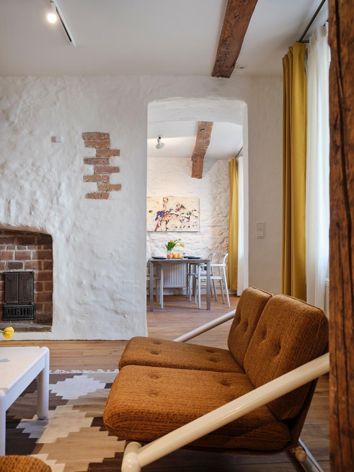 Historic Apartment With Private Garden In Old Town Tallinn Bagian luar foto